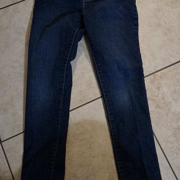 Assorted Denim Jeans Collection - Picture 8 of 12